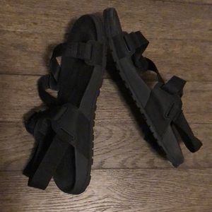 Mens Black(12)Chaco sandals/hiking shoes! EUC